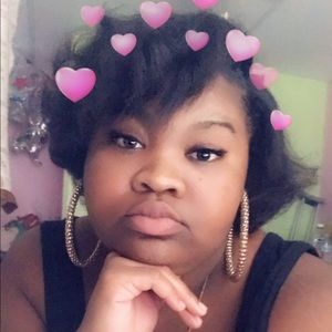 Meet your Posher, Twila